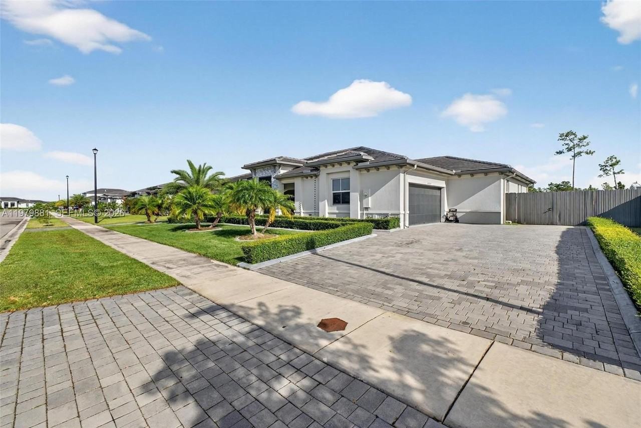 16767 Sw 290th Ln #2 - Photo 4 of 18