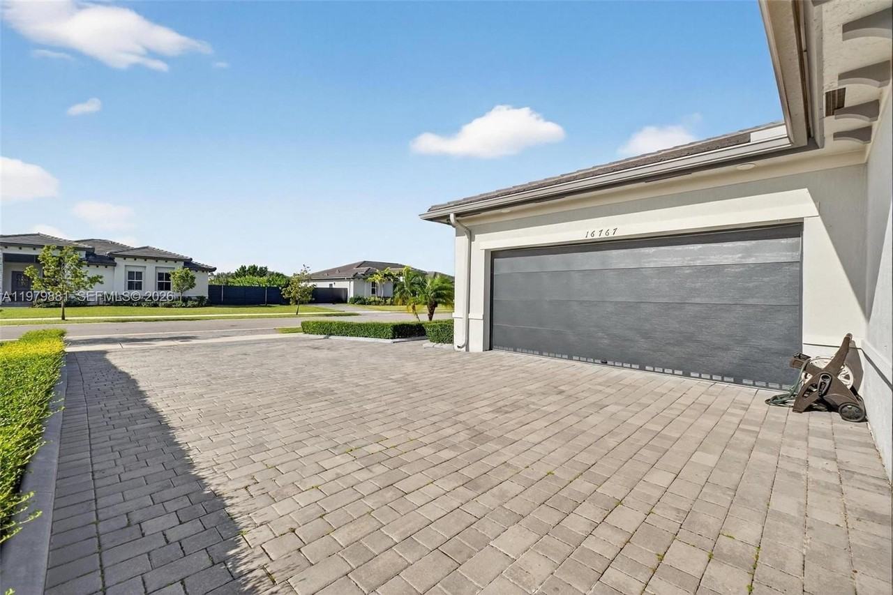 16767 Sw 290th Ln #2 - Photo 5 of 18