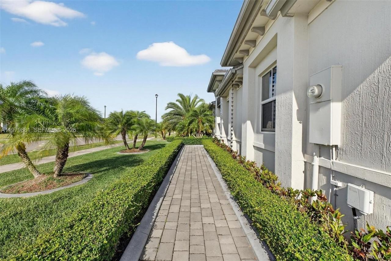 16767 Sw 290th Ln #2 - Photo 6 of 18