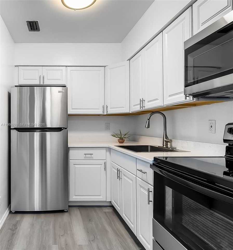 2327 Nw 52nd Ct #2327 - Photo 5 of 30