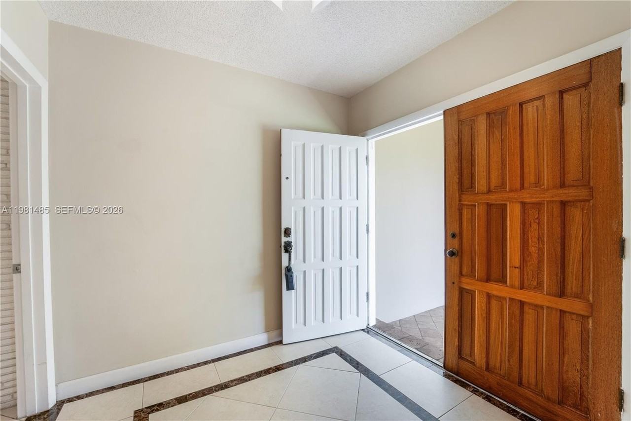 7970 Sw 146th St - Photo 7 of 40