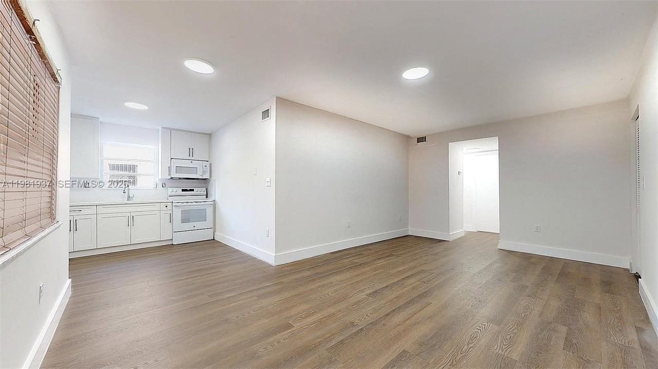 1670 W 42nd St #1670 - Photo 2 of 33