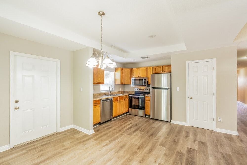674 15th Ave S - Photo 5 of 16