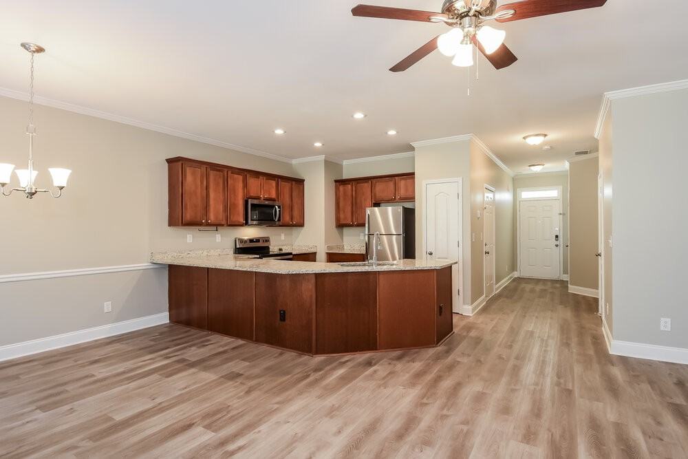 242 Derby Ct - Photo 7 of 17