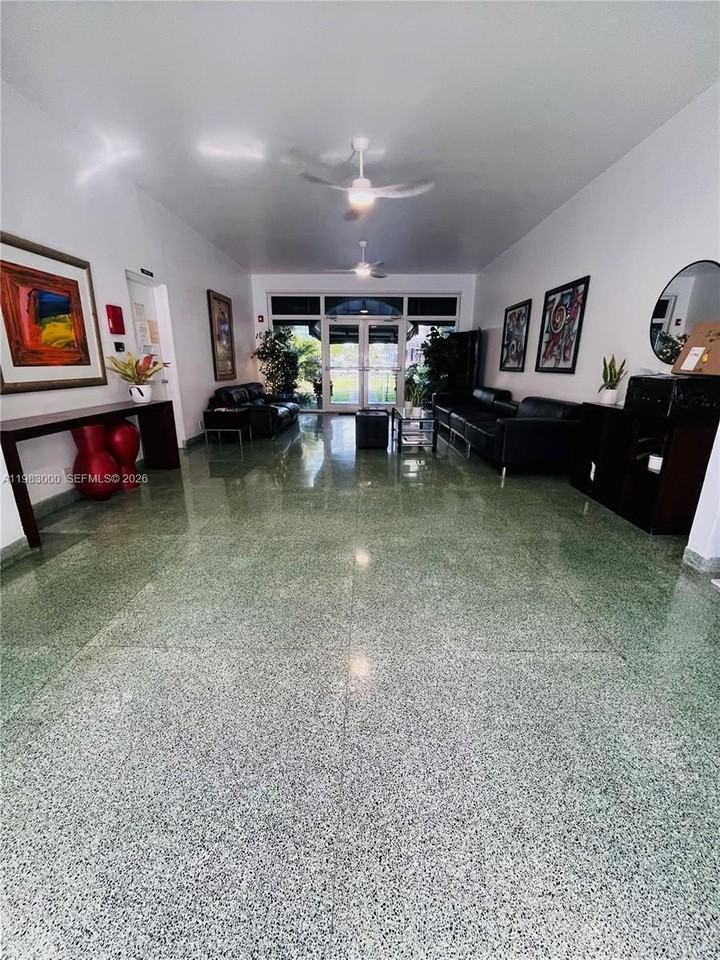 10190 Collins Ave #106 - Photo 3 of 21