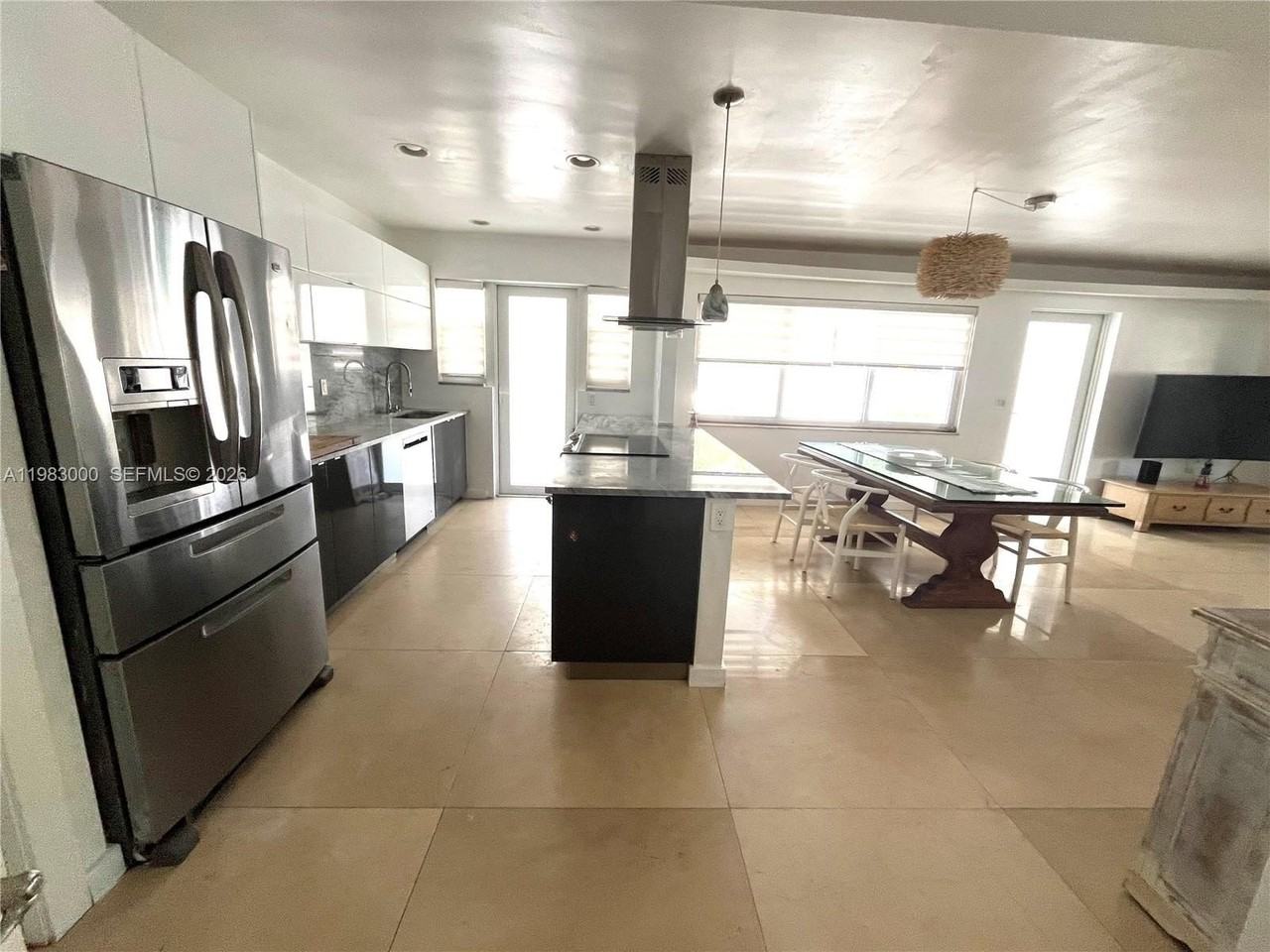 10190 Collins Ave #106 - Photo 7 of 21