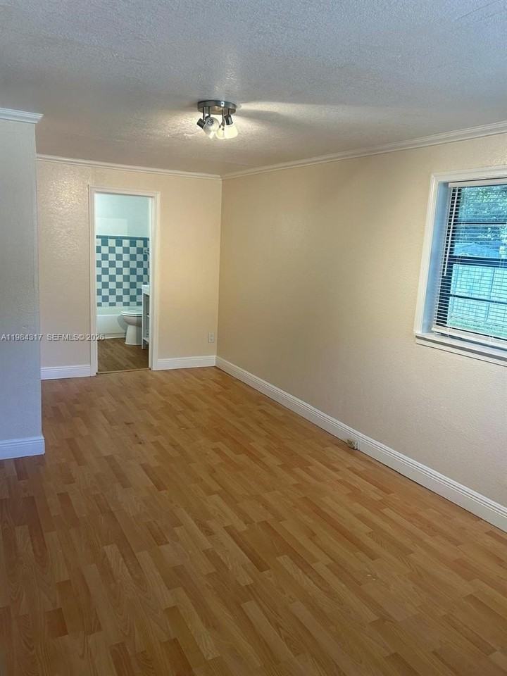 8866 Sw 126th St - Photo 5 of 20
