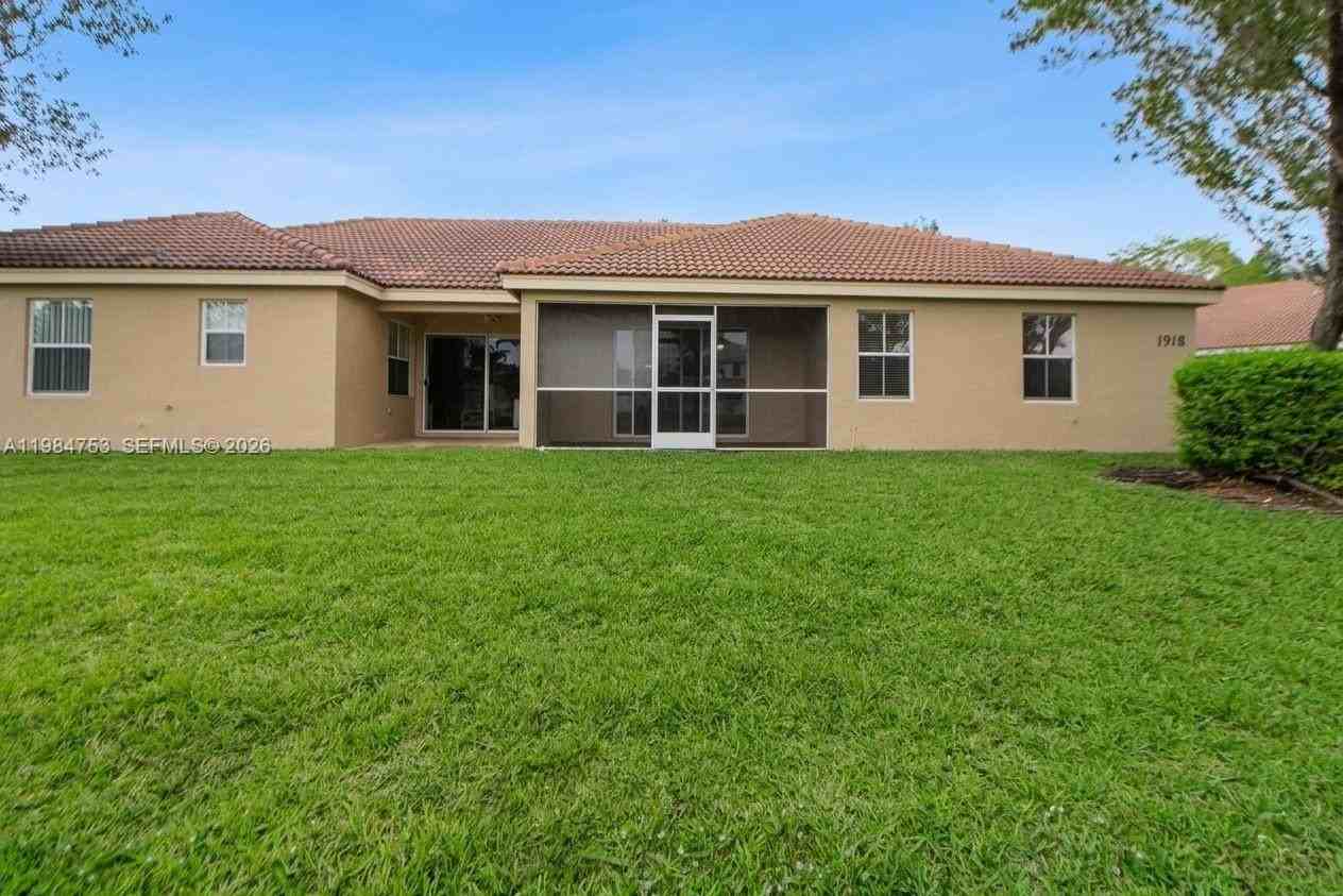 1918 Andromeda Ln #1918 - Photo 3 of 33