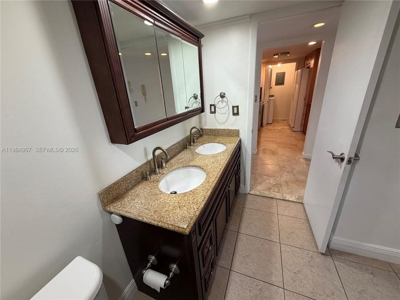 240 Lakeview Dr #308 - Photo 6 of 21