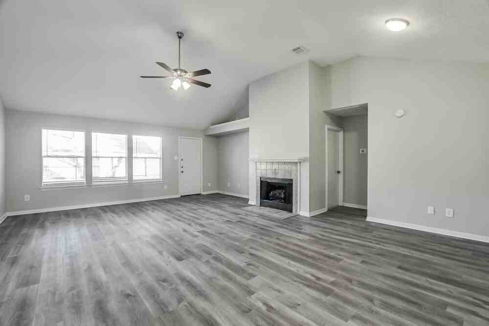 4923 Bayboro Park Dr - Photo 5 of 16