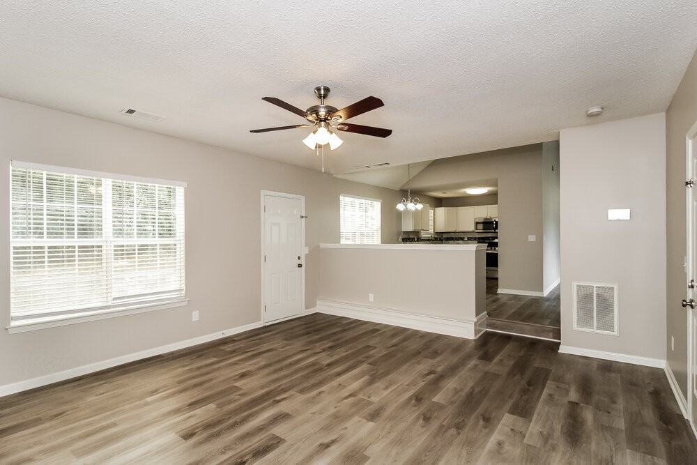 202 Goldleaf Dr - Photo 5 of 17