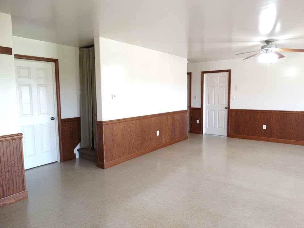 1041 Lancaster Ave - Photo 3 of 23