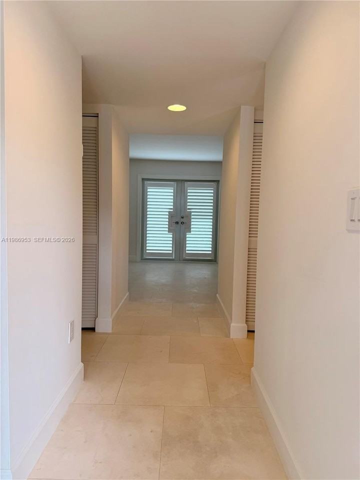 5570 Sw 70th Pl S #5570 - Photo 5 of 40