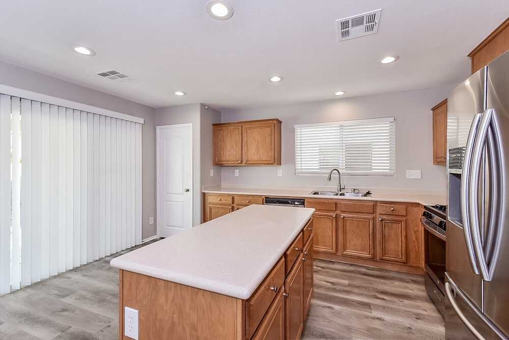 7620 Emerald Ridge Ct - Photo 7 of 17