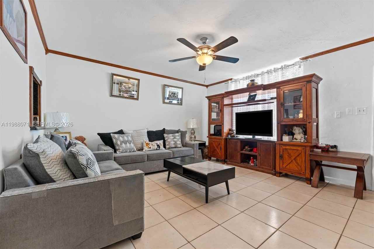 314 Ne 142nd St #16C - Photo 3 of 18