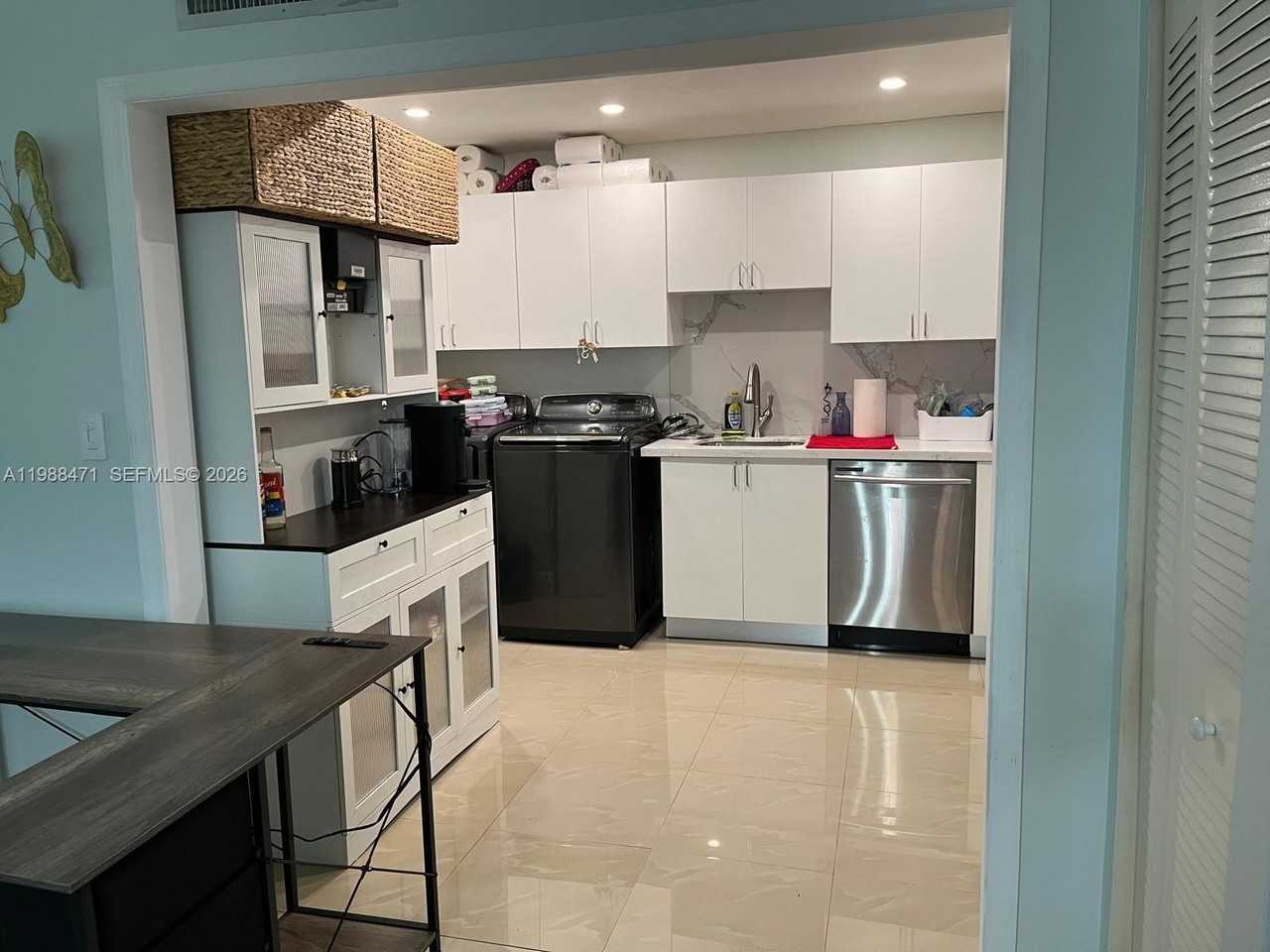 301 N Pine Island Rd #156 - Photo 3 of 16