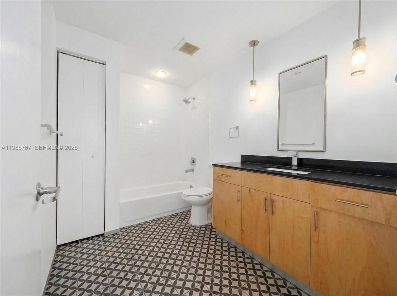 765 Nw 1st St #301 - Photo 6 of 7