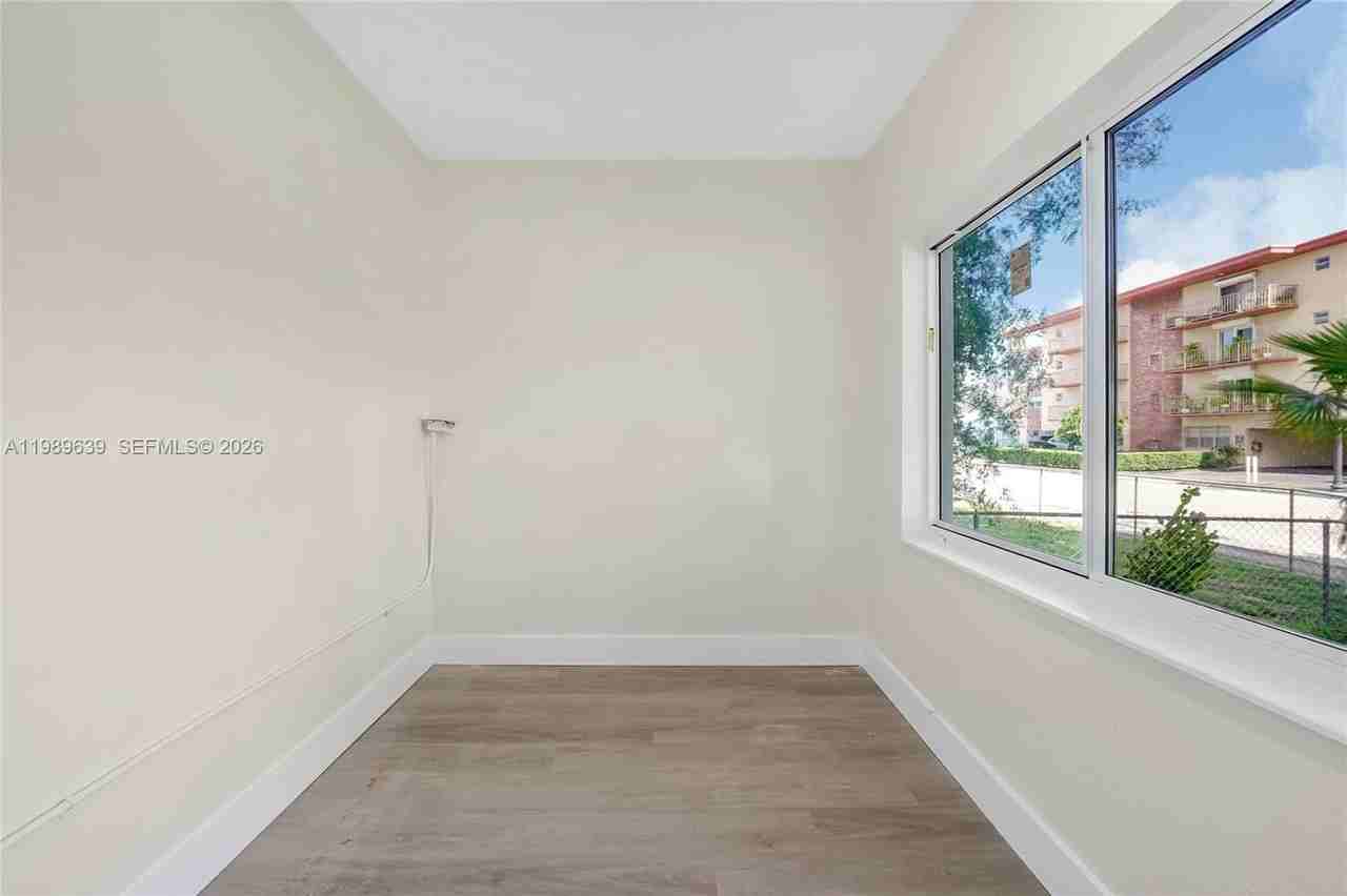 2025 Fillmore St #1-2 - Photo 4 of 24