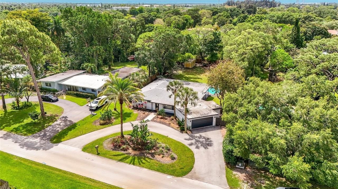 4330 Sw 7th St - Photo 2 of 50