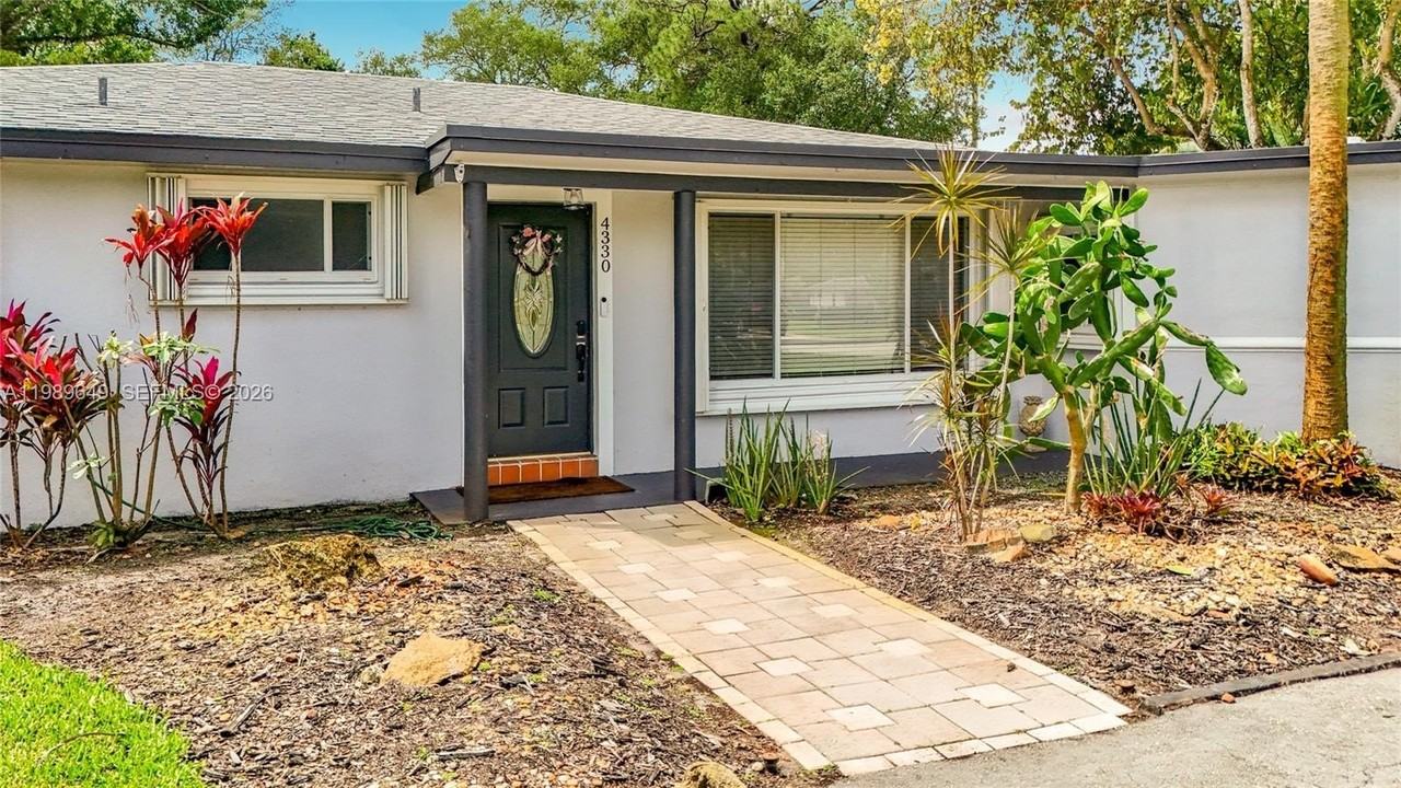 4330 Sw 7th St - Photo 6 of 50