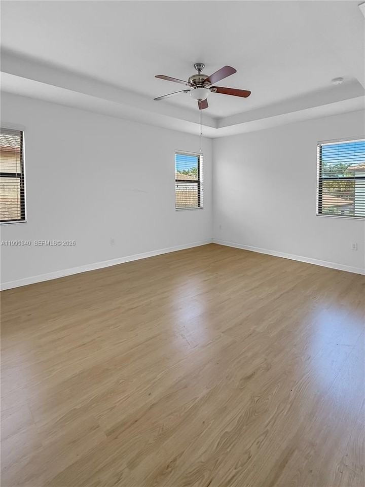 709 Se 35th Ave #709 - Photo 7 of 15