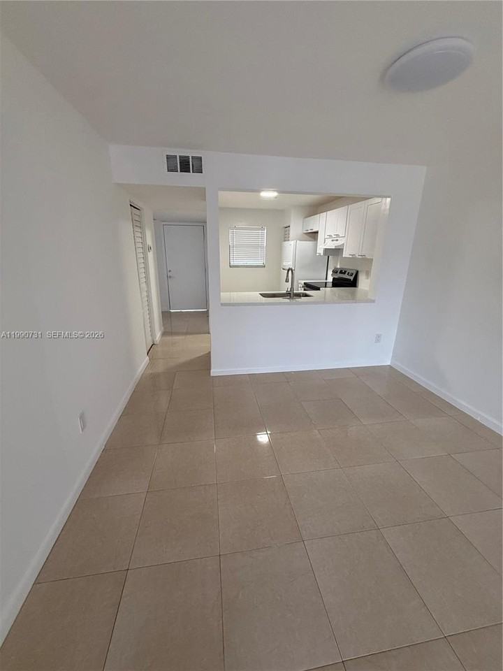 860 Ne 207th Ter #8-106 - Photo 7 of 17