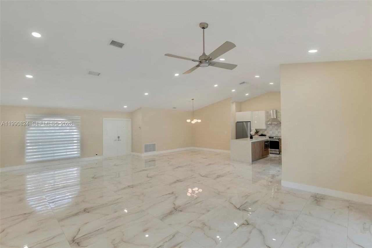 10425 Nw 48th Mnr #1 - Photo 3 of 46