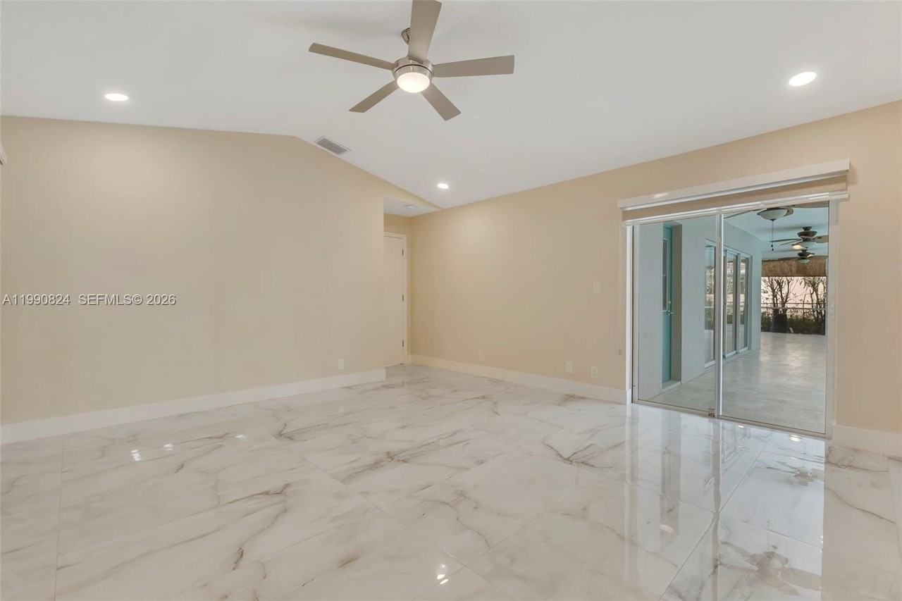 10425 Nw 48th Mnr #1 - Photo 5 of 46