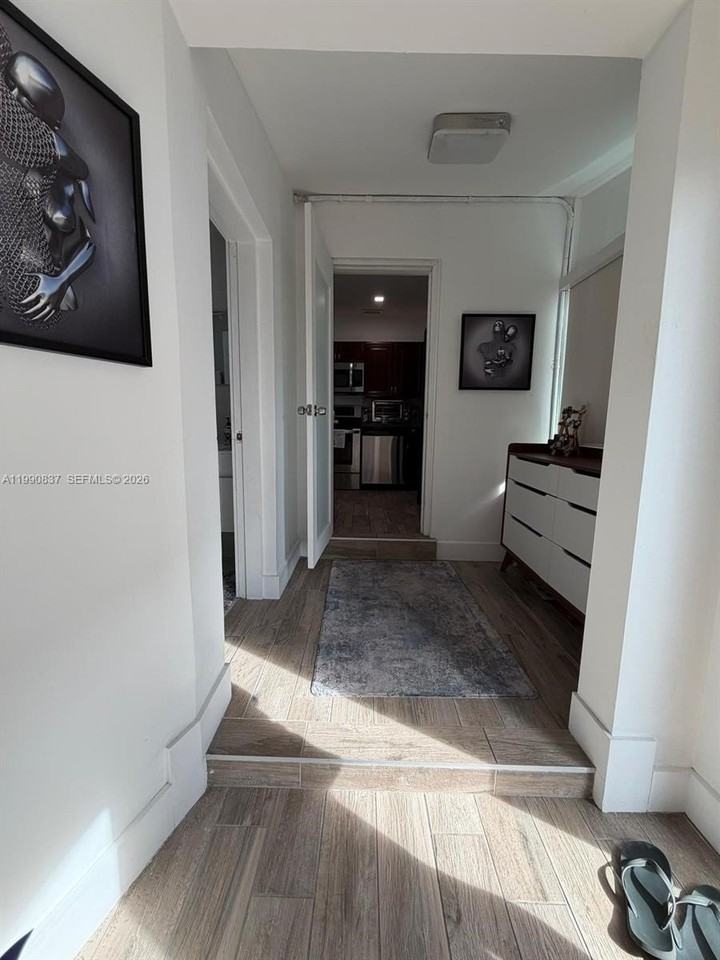 1531 Ne 15th Ave - Photo 6 of 20