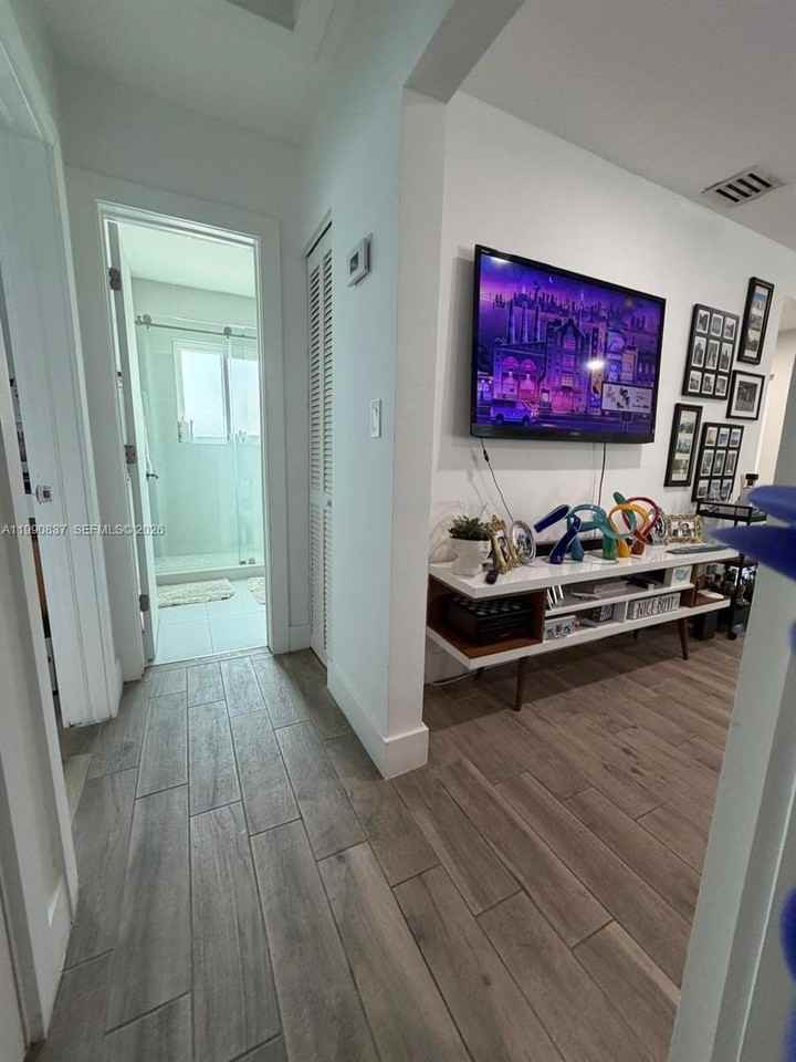 1531 Ne 15th Ave - Photo 7 of 20