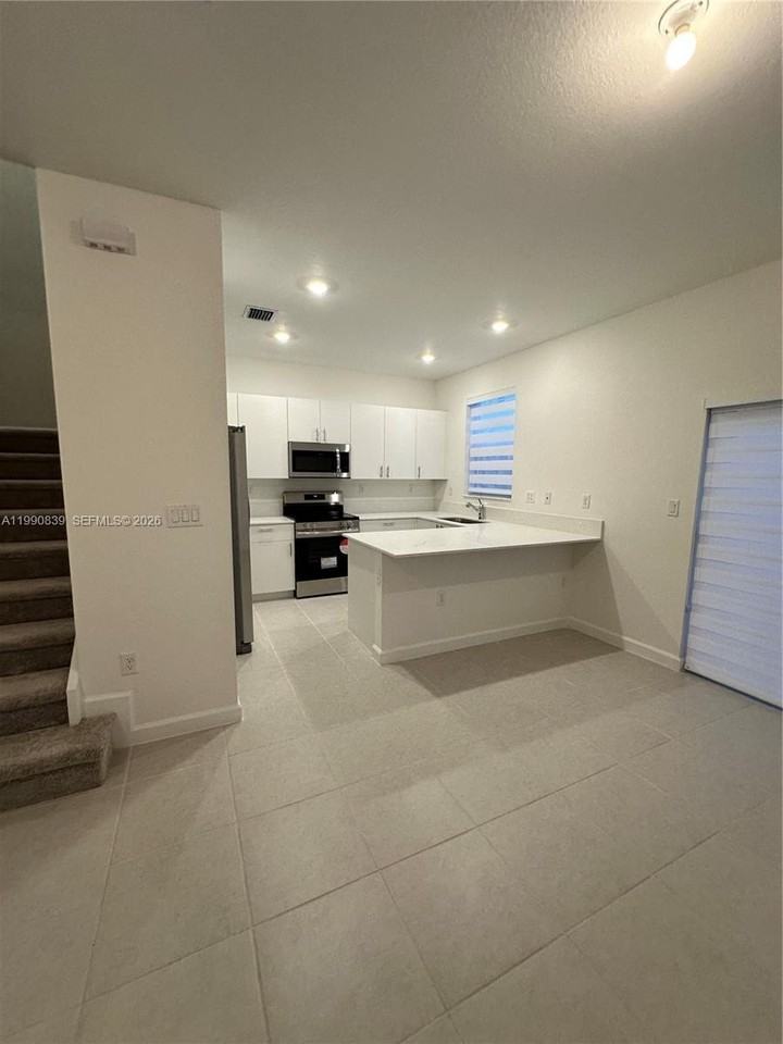 2889 Se 25th Ave #2889 - Photo 6 of 23
