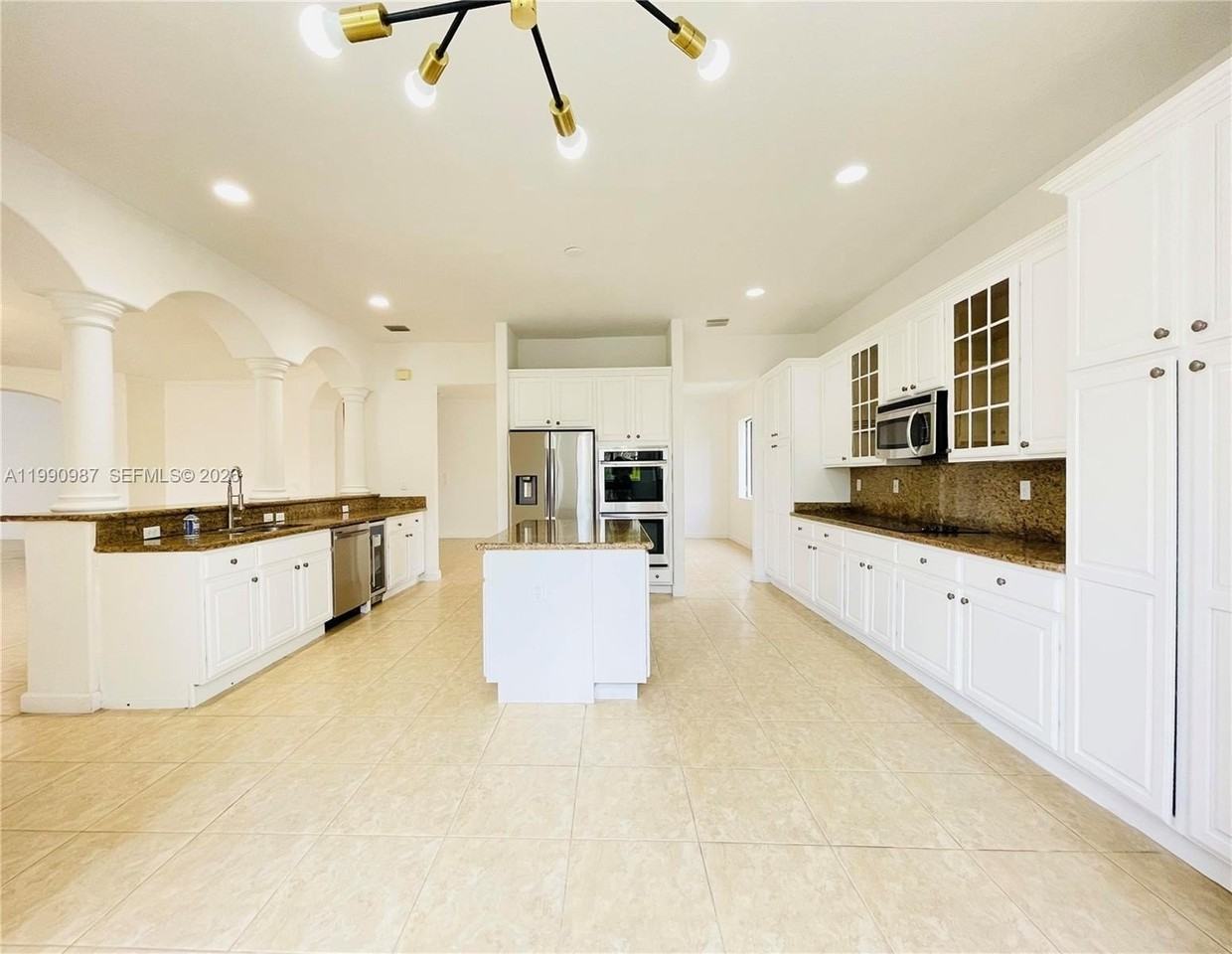 19343 Sw 79th Ave - Photo 4 of 50