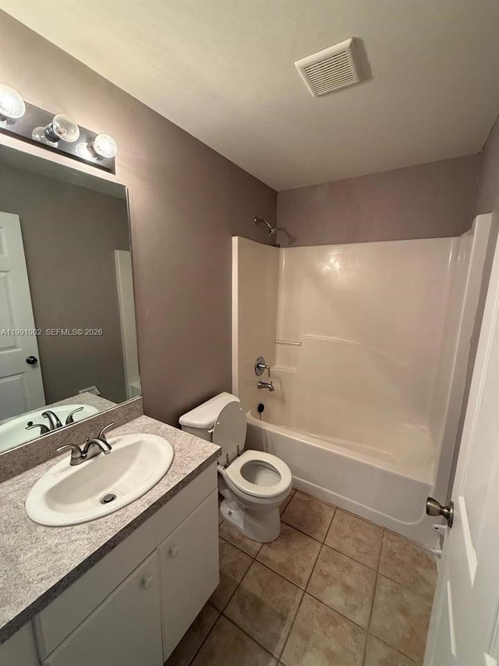 4412 26th St Sw #0 - Photo 2 of 7