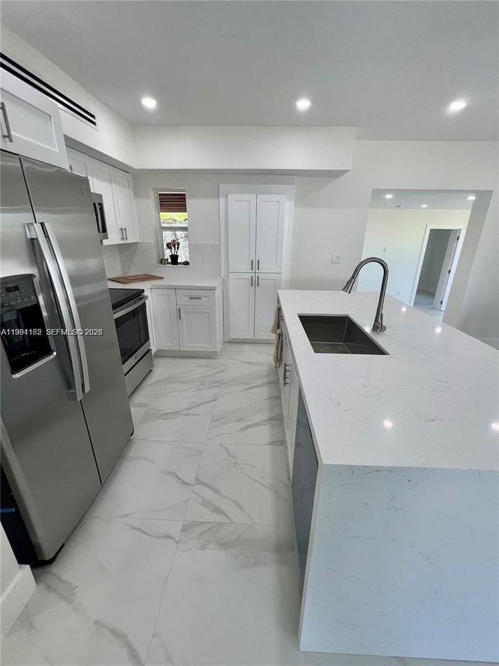 5970 Sw 46th St #5970 - Photo 7 of 30