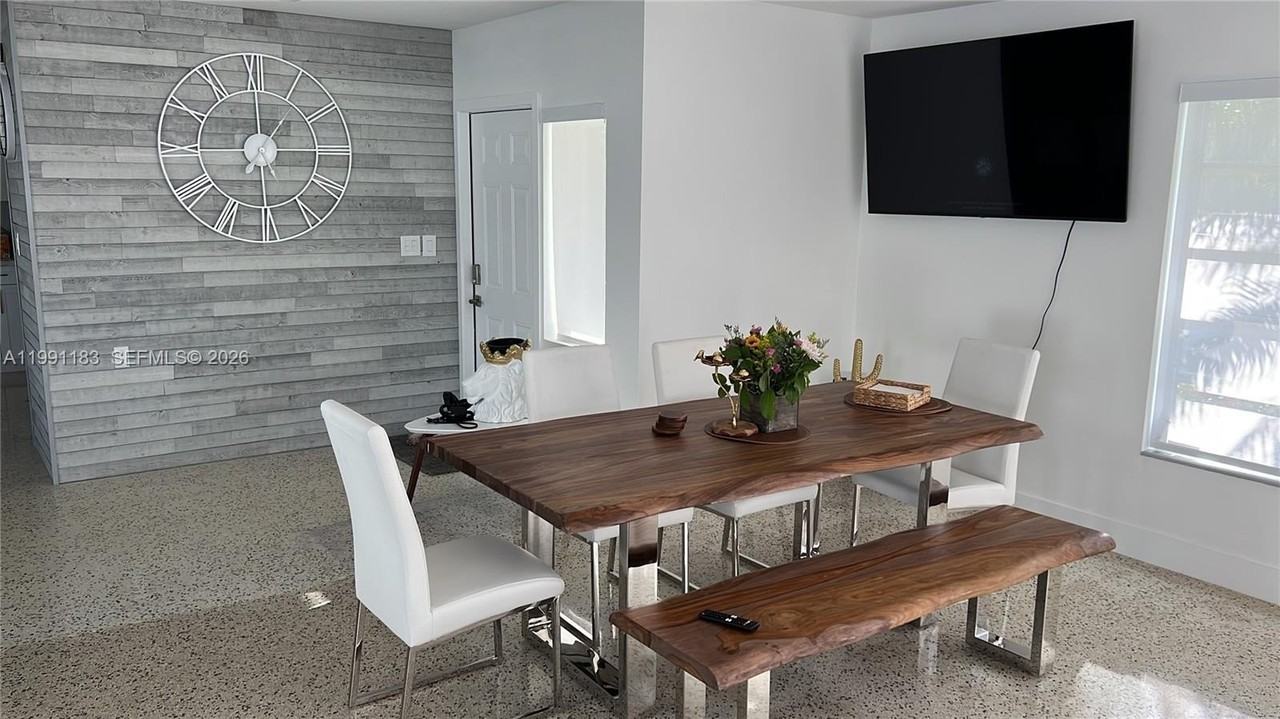 750 Polk St - Photo 4 of 7