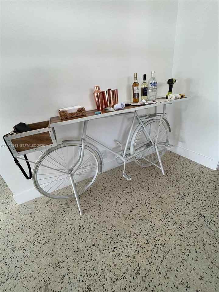 750 Polk St - Photo 5 of 7
