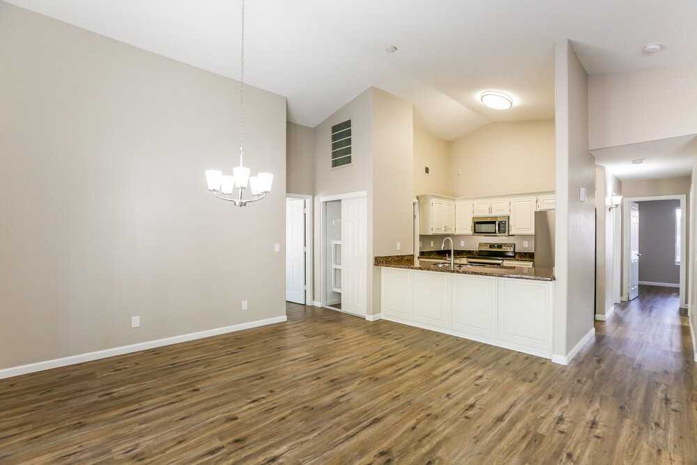 2832 N 90th Ave - Photo 6 of 16