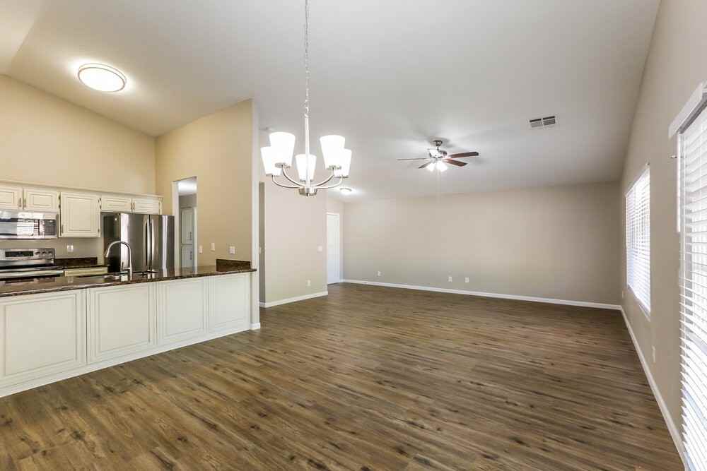 2832 N 90th Ave - Photo 7 of 16