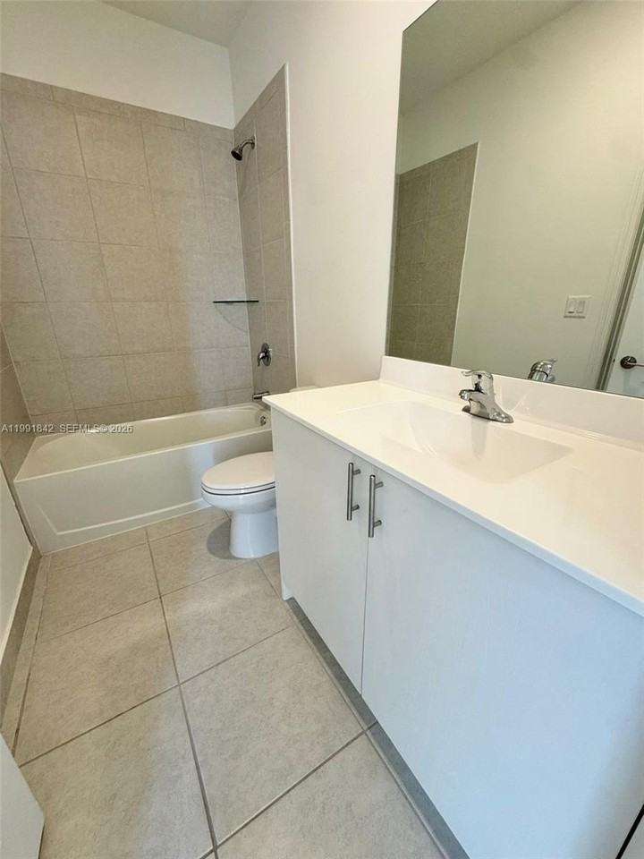 12986 Sw 232nd Ter #12986 - Photo 6 of 11