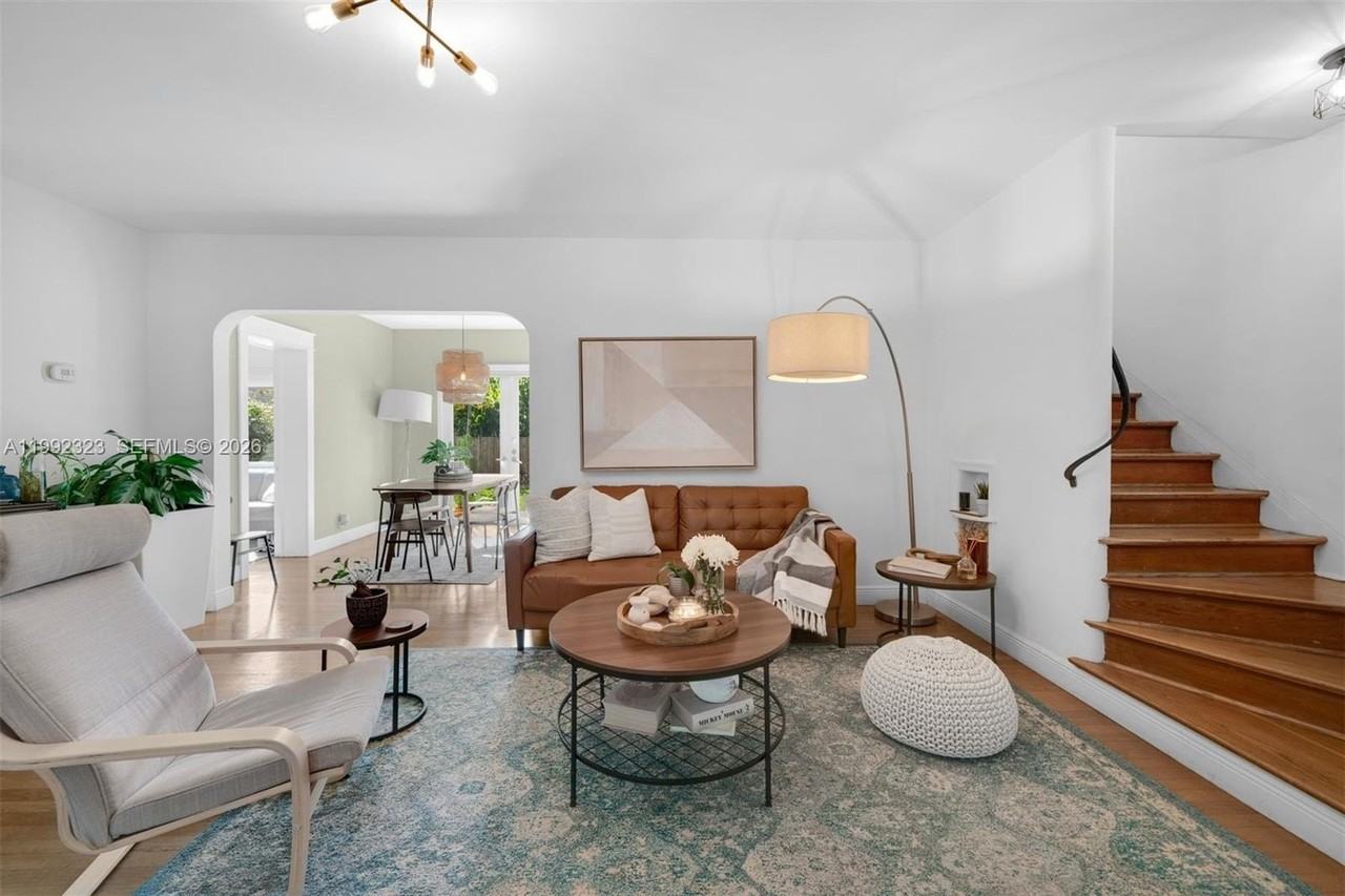 970 Nw 10th Ave - Photo 6 of 34