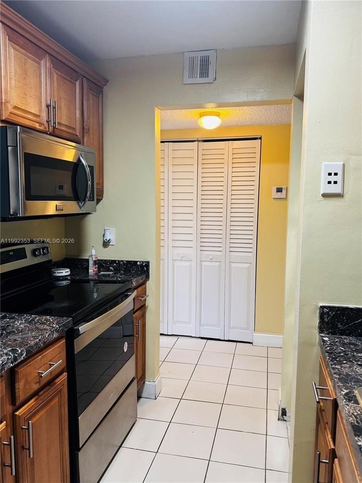 3274 Nw 103rd Ter #201A - Photo 4 of 25