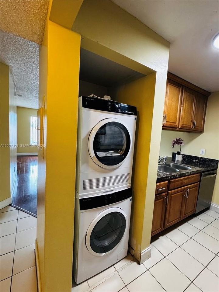 3274 Nw 103rd Ter #201A - Photo 6 of 25