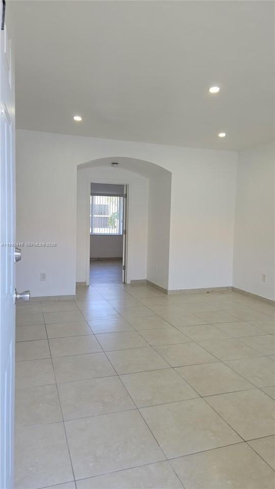 9473 Abbott Ave #7
