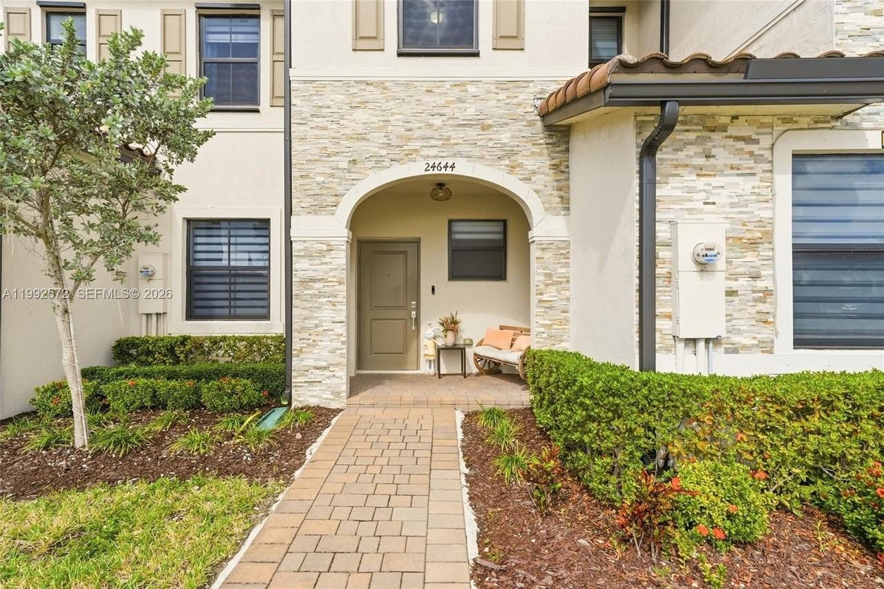 24644 Sw 118th Ct #24644 - Photo 2 of 26