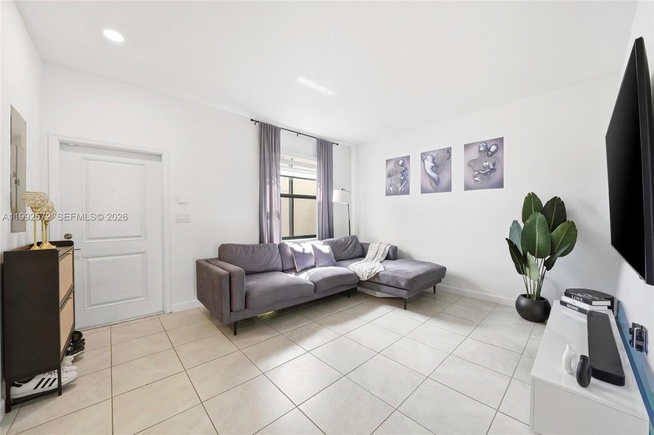 24644 Sw 118th Ct #24644 - Photo 3 of 26