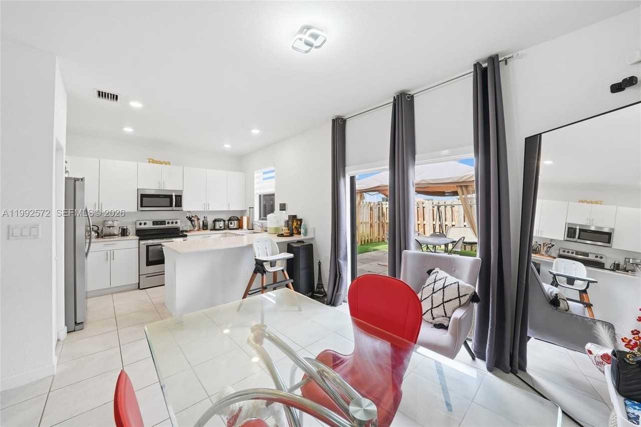 24644 Sw 118th Ct #24644 - Photo 7 of 26