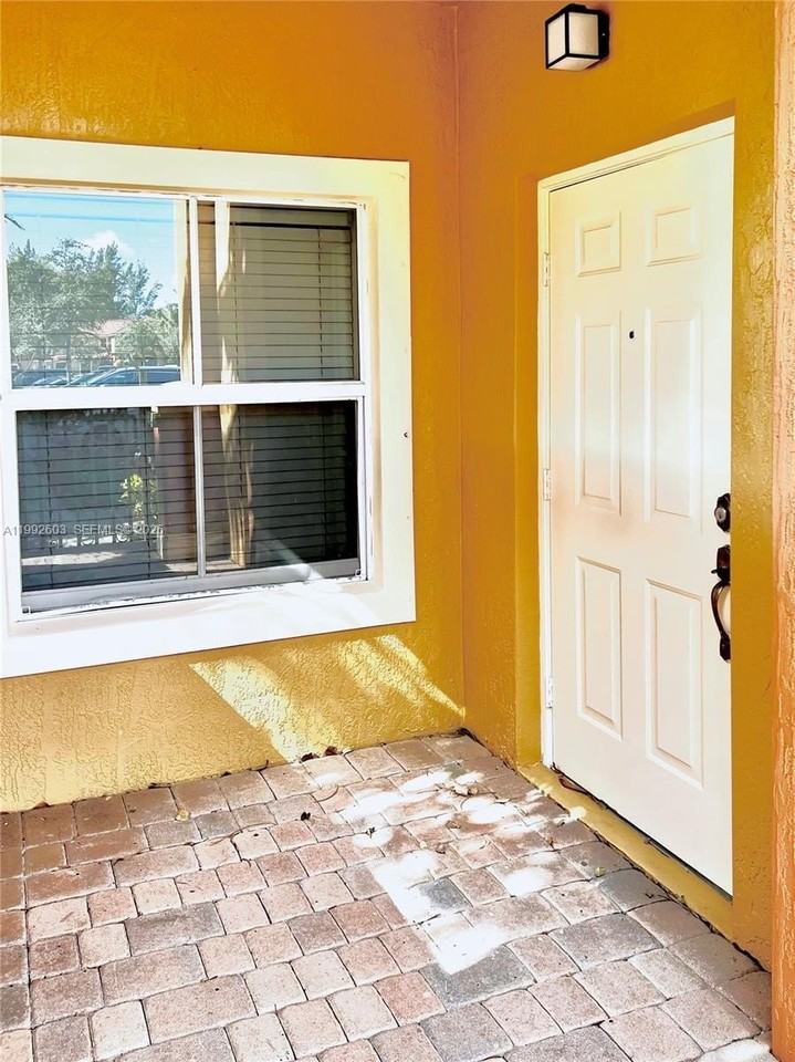 1088 Sw 144th Ave #801 - Photo 3 of 30