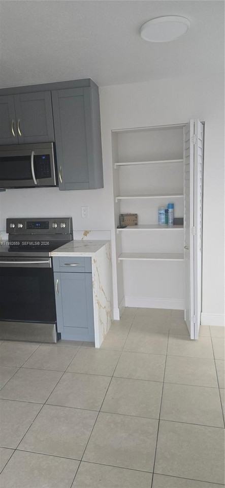 3190 Nw 5th Ct #B - Photo 3 of 7