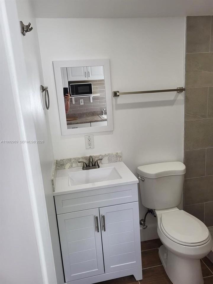 11875 Sw 186th St #1 - Photo 2 of 5