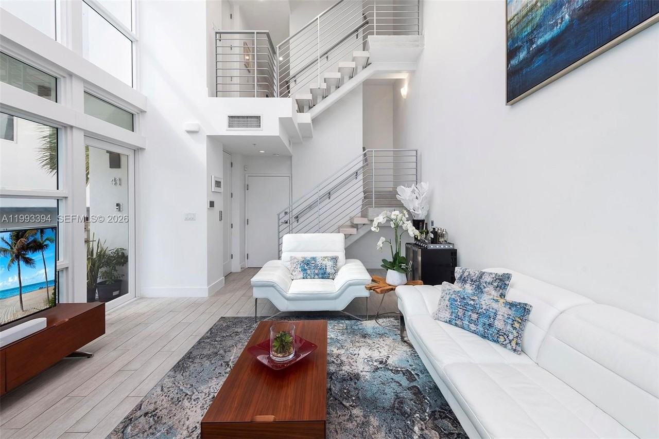 41 N Shore Dr - Photo 4 of 50